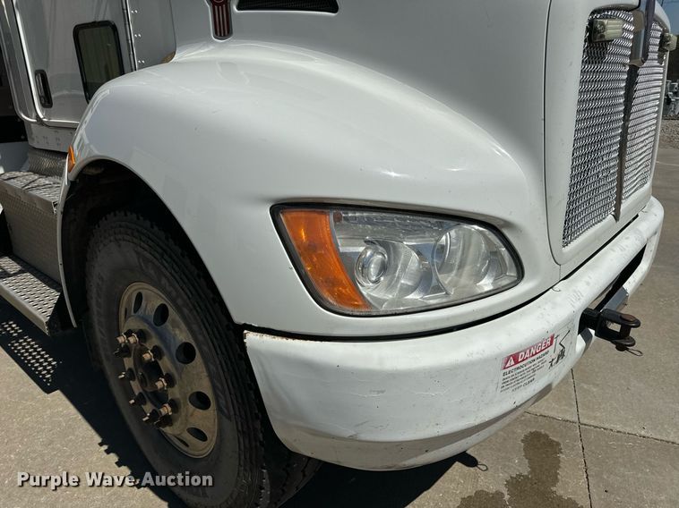 image for item DV1929 2014 Kenworth T370 bucket truck