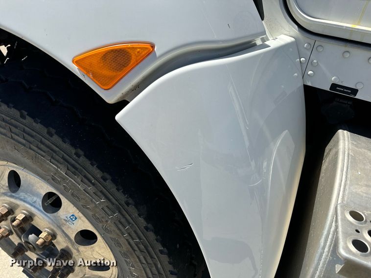 image for item DV1929 2014 Kenworth T370 bucket truck