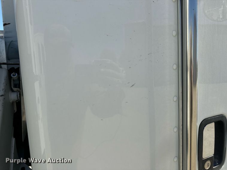 image for item DV1929 2014 Kenworth T370 bucket truck