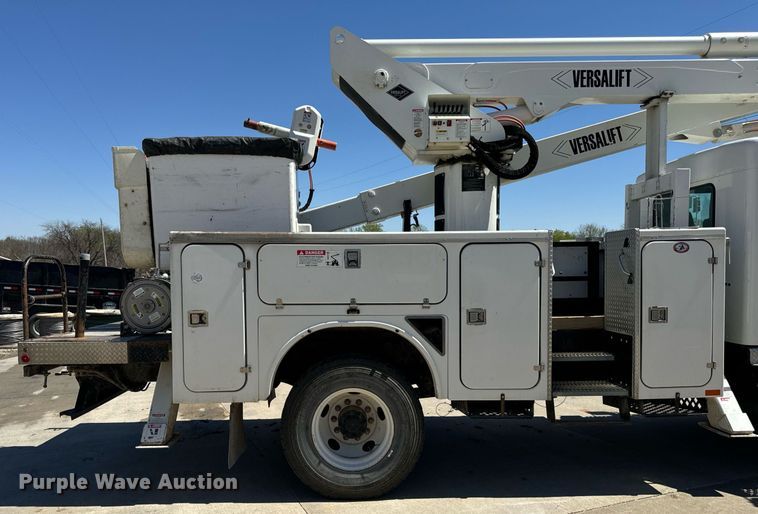 image for item DV1929 2014 Kenworth T370 bucket truck