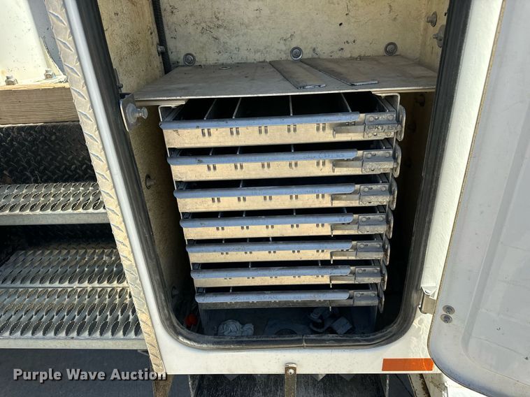 image for item DV1929 2014 Kenworth T370 bucket truck