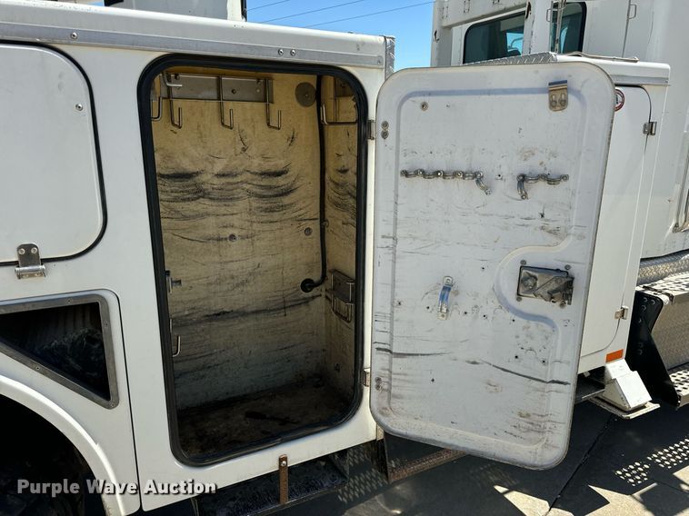 image for item DV1929 2014 Kenworth T370 bucket truck