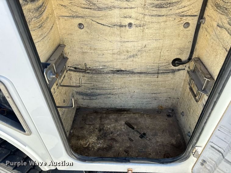 image for item DV1929 2014 Kenworth T370 bucket truck