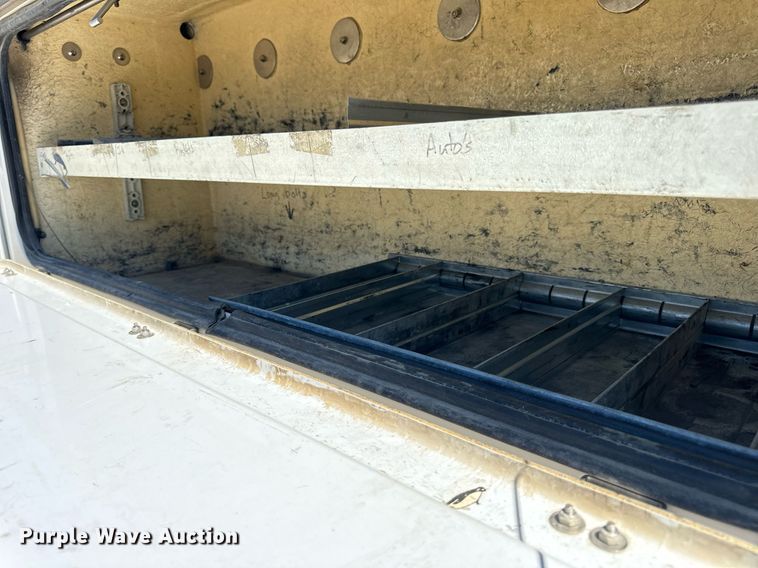 image for item DV1929 2014 Kenworth T370 bucket truck