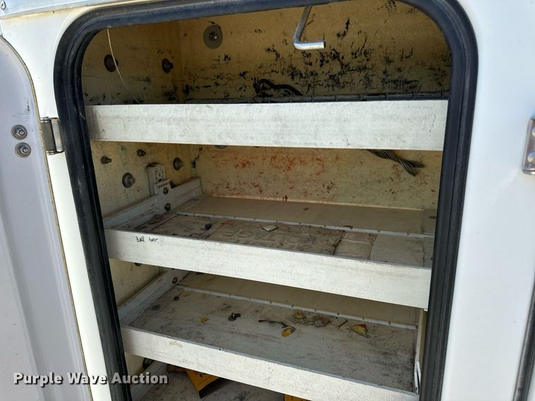 image for item DV1929 2014 Kenworth T370 bucket truck