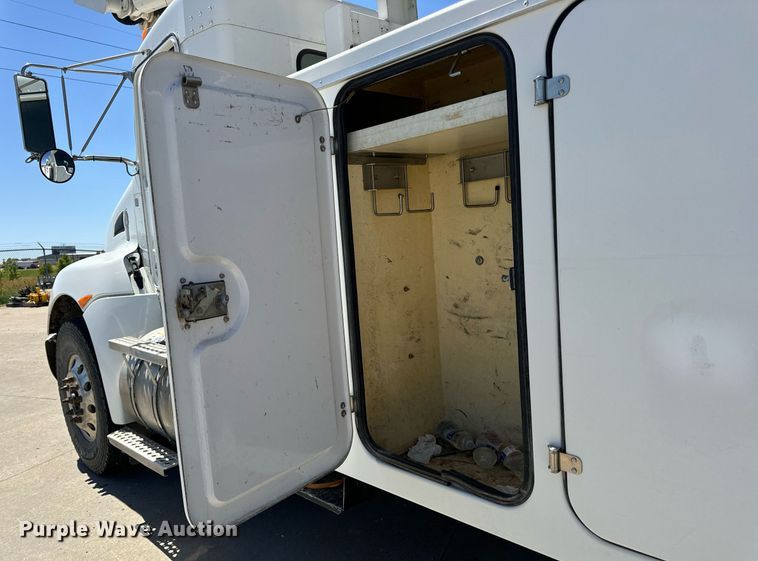 image for item DV1929 2014 Kenworth T370 bucket truck