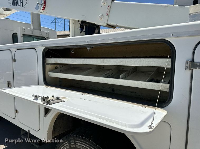 image for item DV1929 2014 Kenworth T370 bucket truck