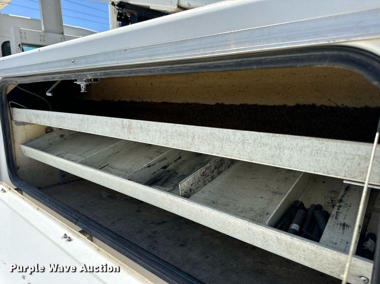 image for item DV1929 2014 Kenworth T370 bucket truck