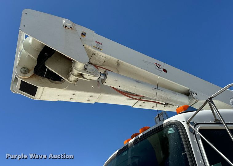 image for item DV1929 2014 Kenworth T370 bucket truck
