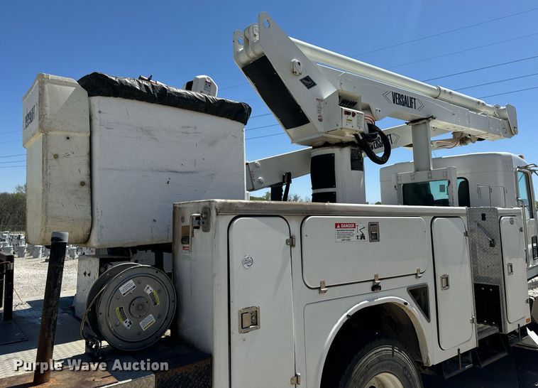 image for item DV1929 2014 Kenworth T370 bucket truck