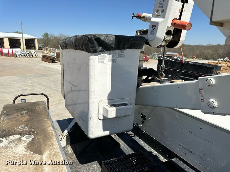 image for item DV1929 2014 Kenworth T370 bucket truck