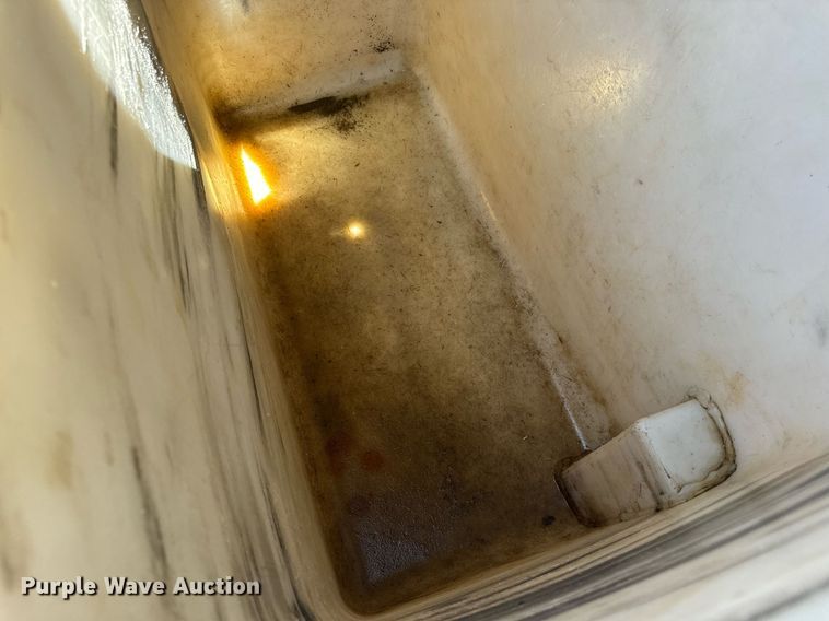 image for item DV1929 2014 Kenworth T370 bucket truck