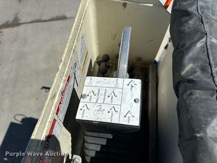 image for item DV1929 2014 Kenworth T370 bucket truck