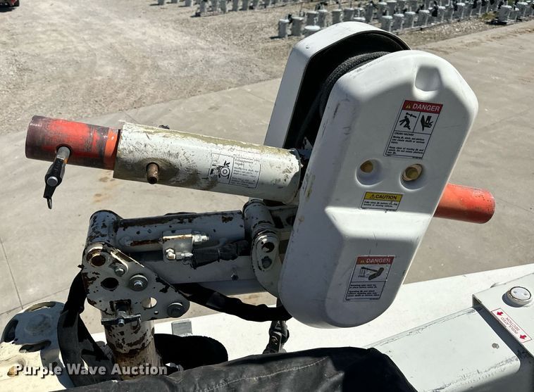 image for item DV1929 2014 Kenworth T370 bucket truck