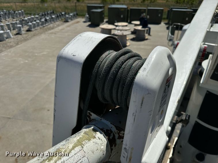 image for item DV1929 2014 Kenworth T370 bucket truck