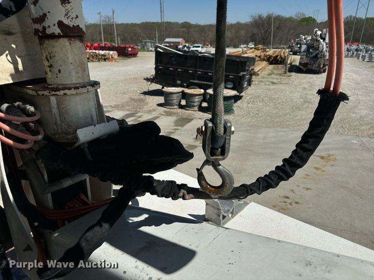 image for item DV1929 2014 Kenworth T370 bucket truck