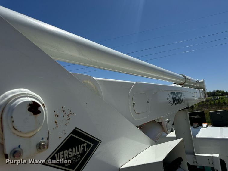 image for item DV1929 2014 Kenworth T370 bucket truck