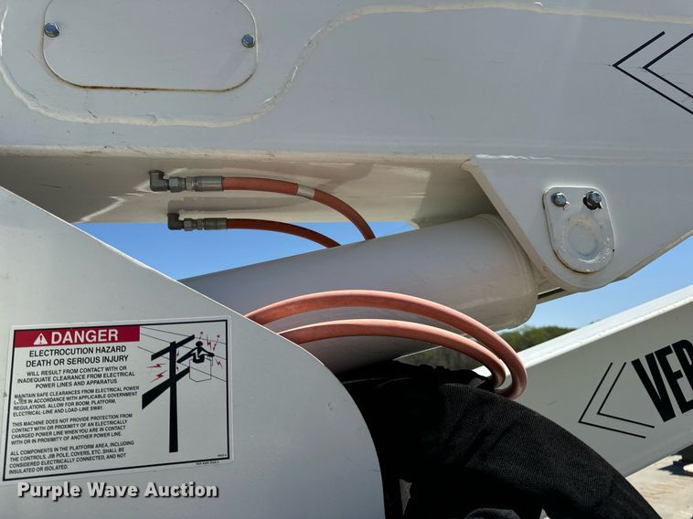 image for item DV1929 2014 Kenworth T370 bucket truck