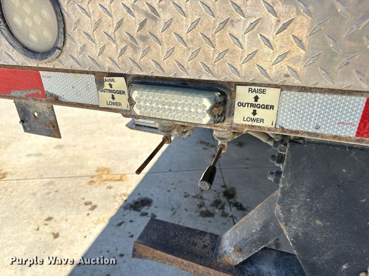 image for item DV1929 2014 Kenworth T370 bucket truck