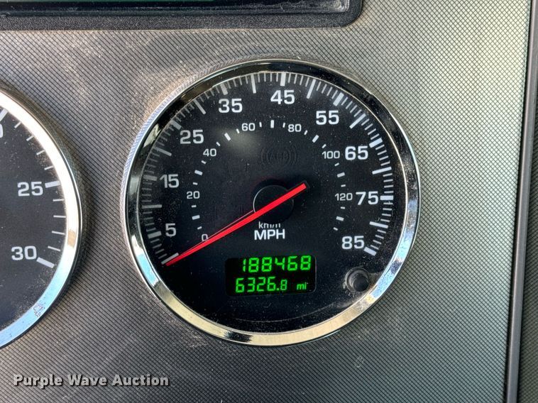 image for item DV1929 2014 Kenworth T370 bucket truck