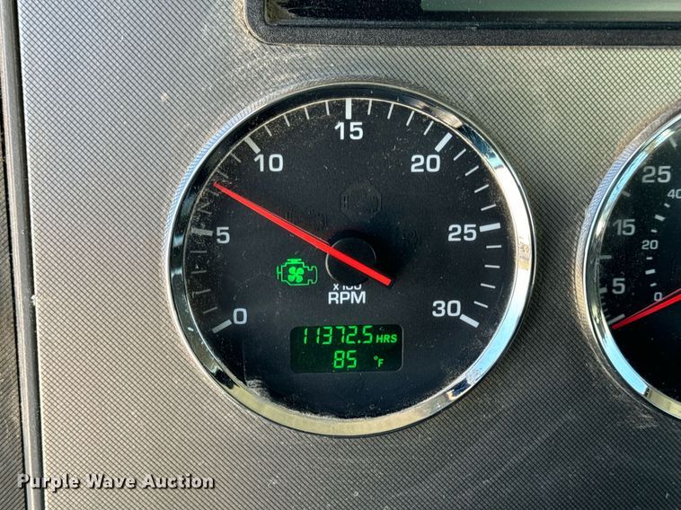 image for item DV1929 2014 Kenworth T370 bucket truck