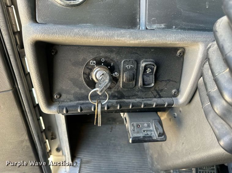 image for item DV1929 2014 Kenworth T370 bucket truck