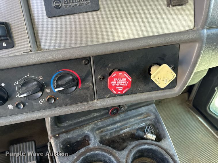 image for item DV1929 2014 Kenworth T370 bucket truck