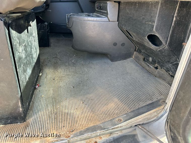 image for item DV1929 2014 Kenworth T370 bucket truck