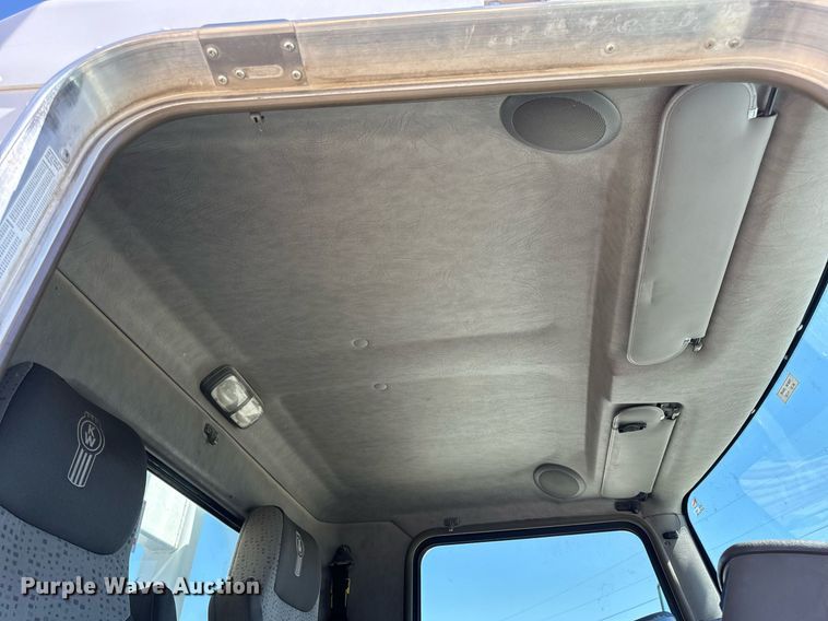 image for item DV1929 2014 Kenworth T370 bucket truck