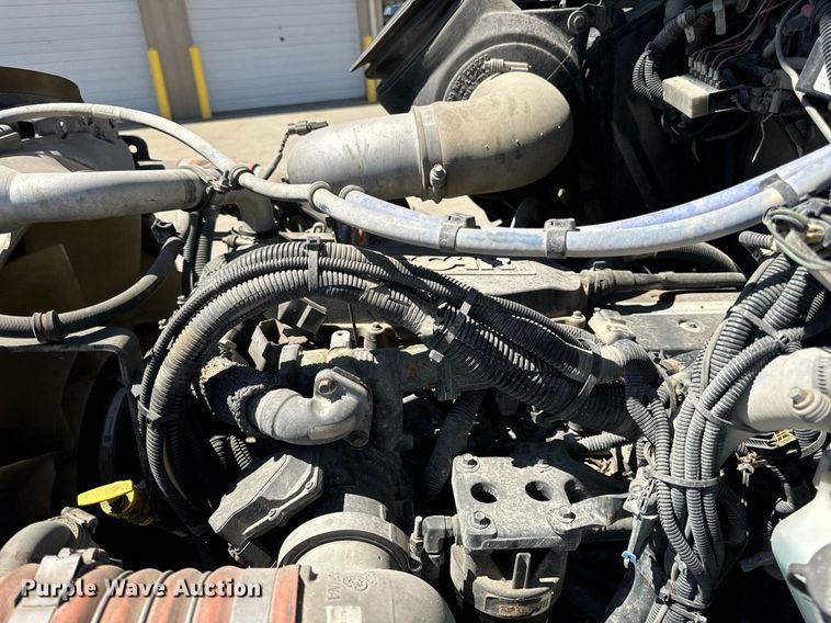 image for item DV1929 2014 Kenworth T370 bucket truck