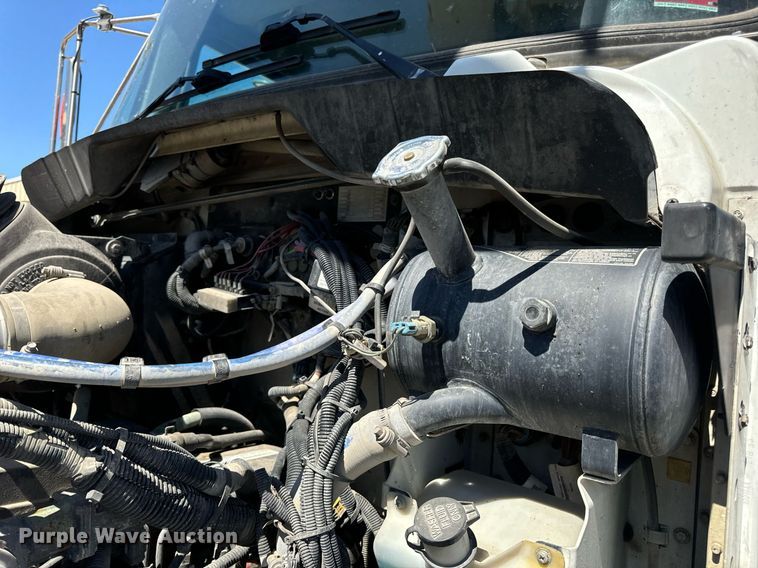 image for item DV1929 2014 Kenworth T370 bucket truck