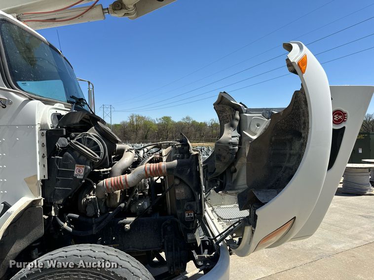 image for item DV1929 2014 Kenworth T370 bucket truck