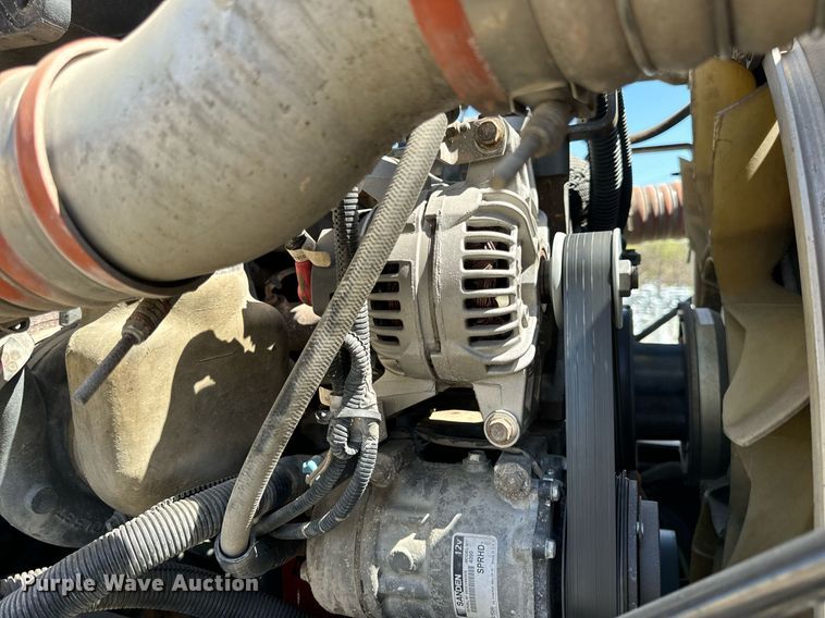 image for item DV1929 2014 Kenworth T370 bucket truck