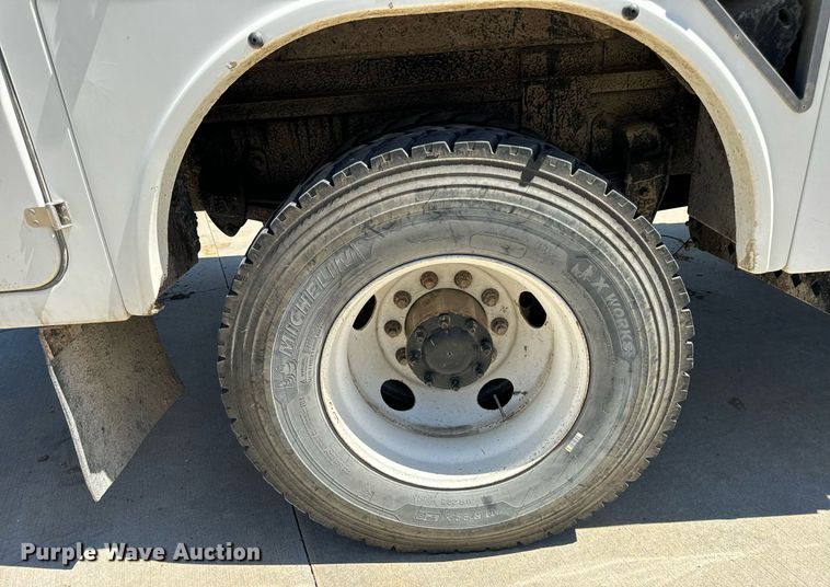 image for item DV1929 2014 Kenworth T370 bucket truck