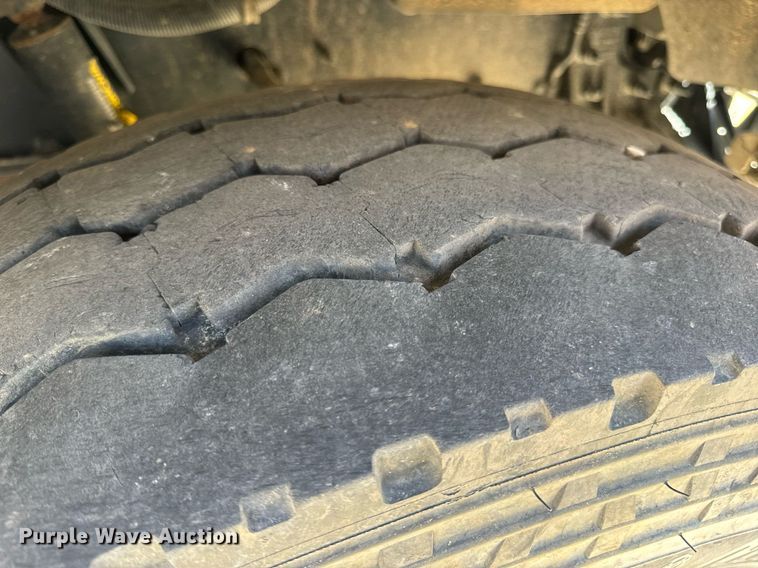 image for item DV1929 2014 Kenworth T370 bucket truck