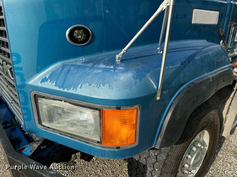 image for item DV1992 1998 Mack CL700 dump truck