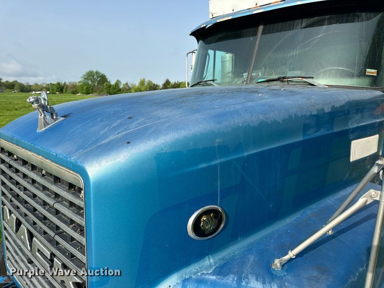 image for item DV1992 1998 Mack CL700 dump truck