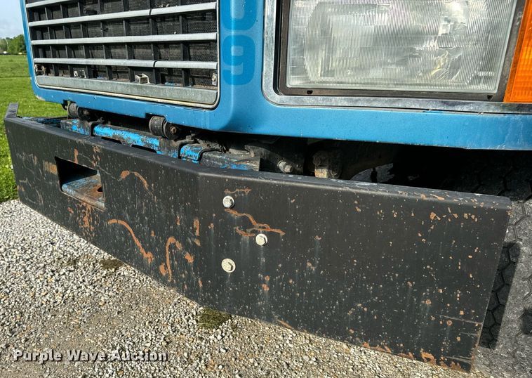 image for item DV1992 1998 Mack CL700 dump truck