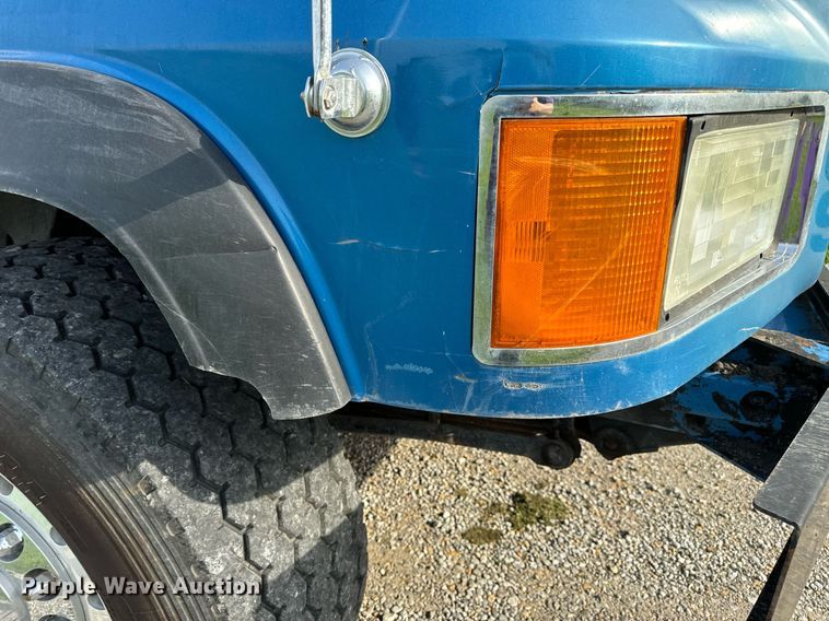 image for item DV1992 1998 Mack CL700 dump truck