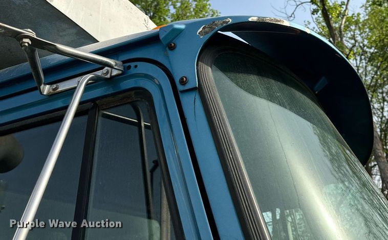 image for item DV1992 1998 Mack CL700 dump truck