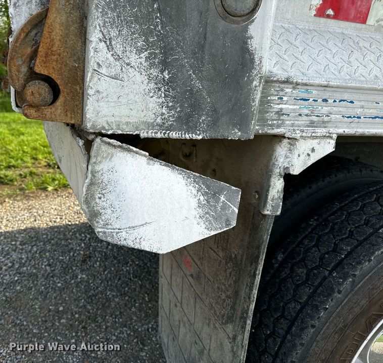 image for item DV1992 1998 Mack CL700 dump truck