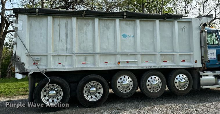 image for item DV1992 1998 Mack CL700 dump truck