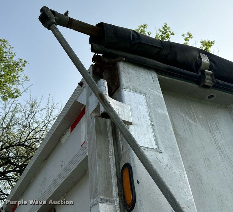 image for item DV1992 1998 Mack CL700 dump truck