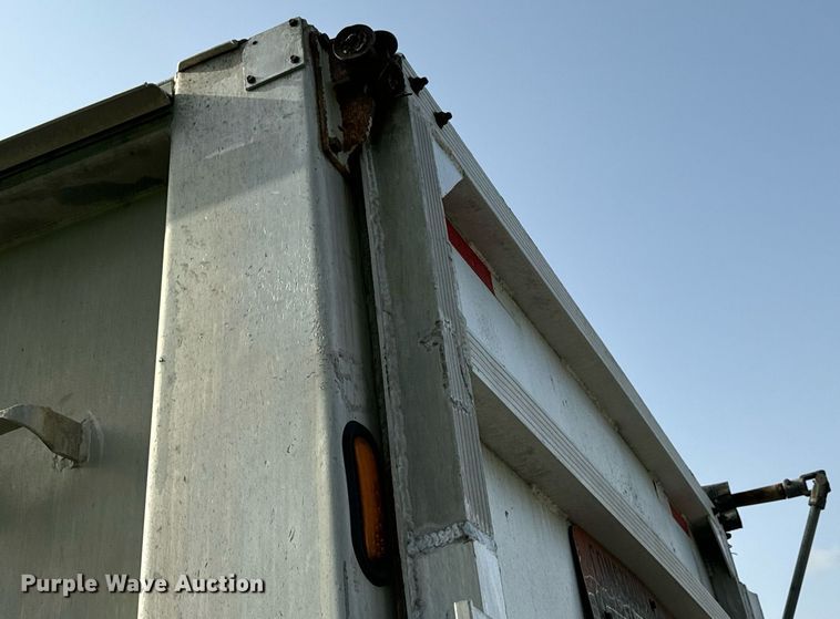 image for item DV1992 1998 Mack CL700 dump truck