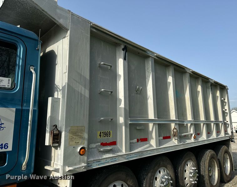 image for item DV1992 1998 Mack CL700 dump truck