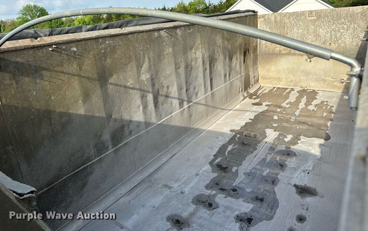 image for item DV1992 1998 Mack CL700 dump truck