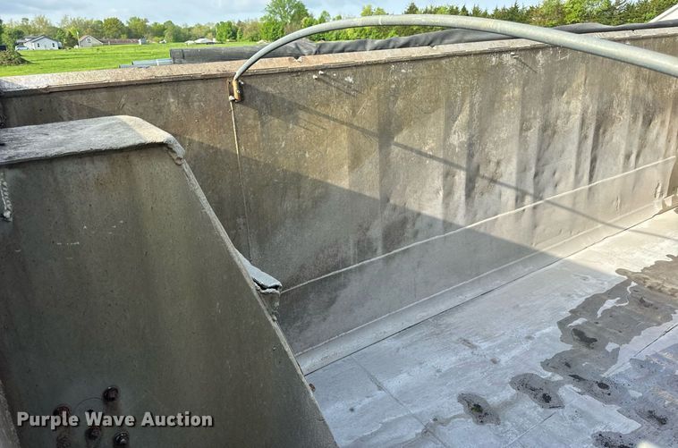 image for item DV1992 1998 Mack CL700 dump truck