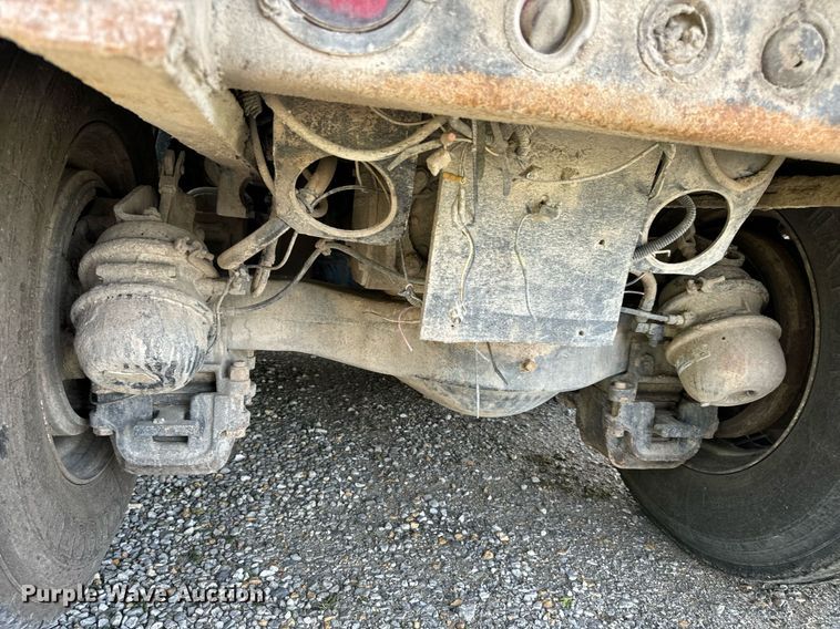 image for item DV1992 1998 Mack CL700 dump truck