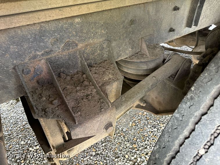 image for item DV1992 1998 Mack CL700 dump truck