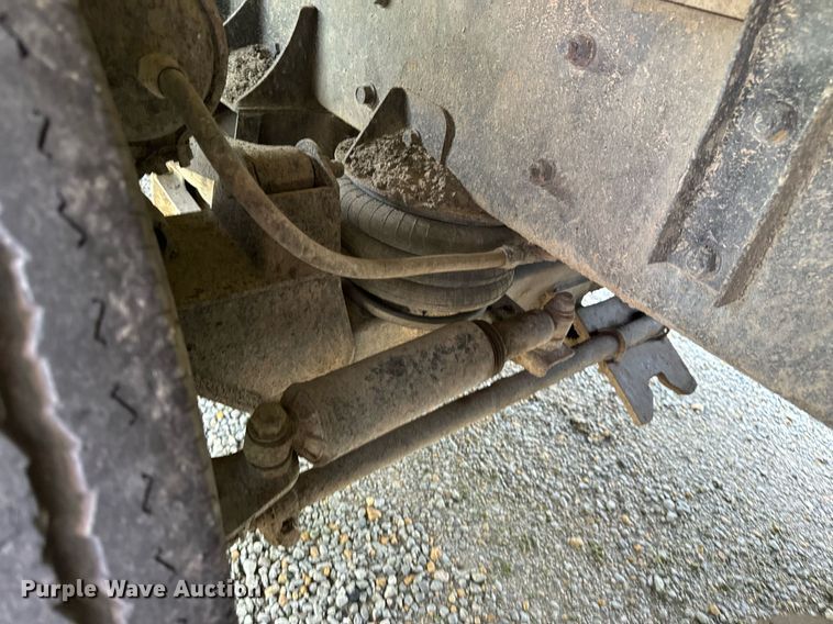 image for item DV1992 1998 Mack CL700 dump truck